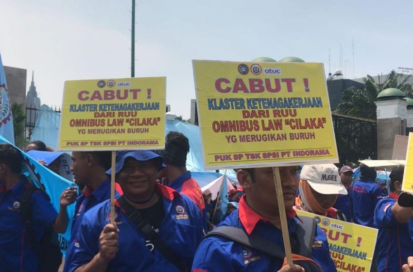  Kecelakaanlah bagi orang orang yang bersama Omnibus law